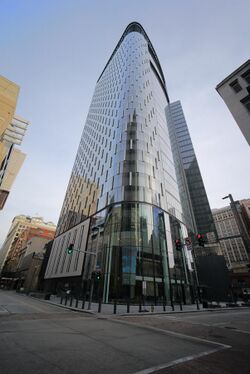 Tower at PNC Plaza as seen at Fifth at Wood in 2016.jpg