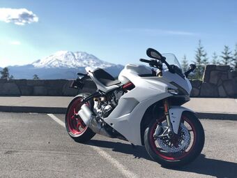 2018 Ducati Supersport S.jpg