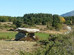 Eyne dolmen1.JPG