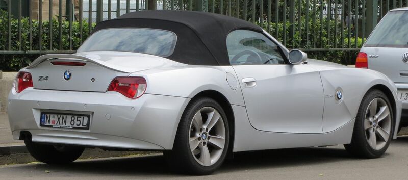 File:2006 BMW Z4 (E85) 2.5si convertible (2012-10-26) 02.jpg