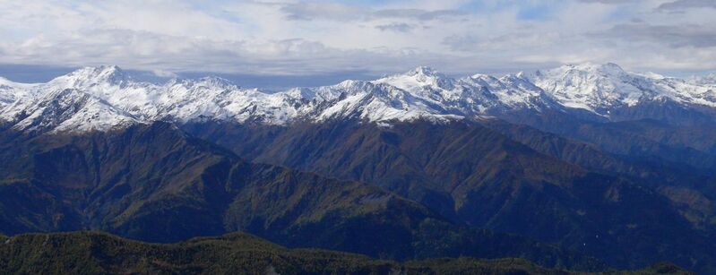 File:Svaneti Range viewed from Tetnuldi.JPG