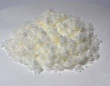 Triphenylmethanol crystals.jpg