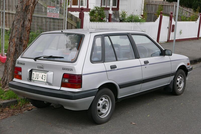 File:1988 Holden Barina (ML) 5-door hatchback (2015-07-14) 02.jpg