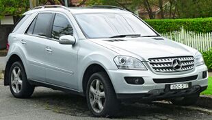 2007 Mercedes-Benz ML 320 CDI (W 164 MY08) Luxury wagon (2011-11-18) 01.jpg