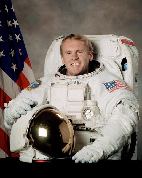 File:Astronaut Andy Thomas.jpg