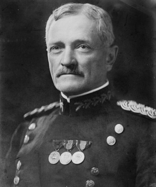 File:General John Joseph Pershing head on shoulders.jpg