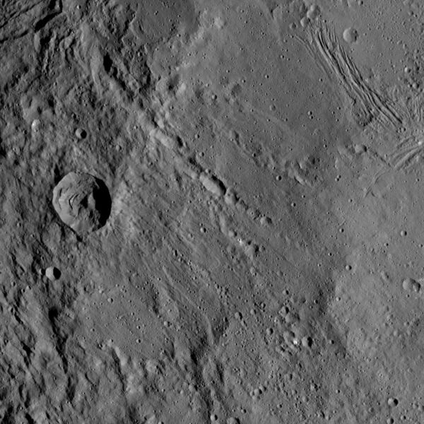File:PIA20133-Ceres-DwarfPlanet-Dawn-3rdMapOrbit-HAMO-image70-20151006.jpg
