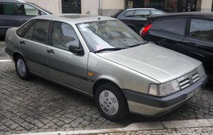 1991 Fiat Tempra 1.4 SX, front right (Portugal).jpg