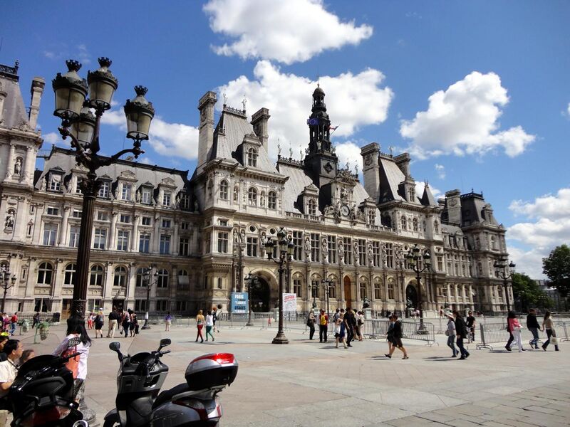 File:Facade of Hôtel de Ville de Paris - 2012.jpg