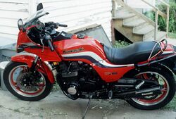 Kawasaki GPz750.jpg