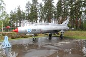 MiG-21U (MK-103) Keski-Suomen ilmailumuseo 1.JPG