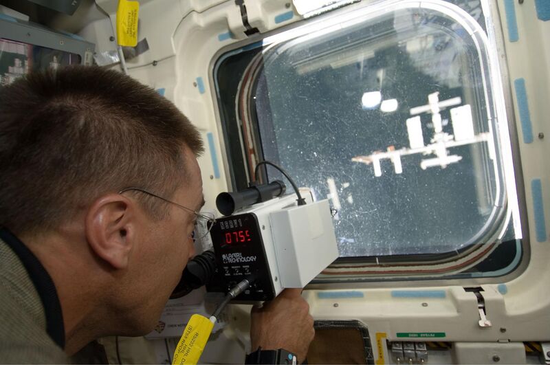 File:Range finding from shuttle to ISS.jpg