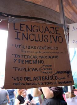 Sign explaining inclusive language in spanish.jpg