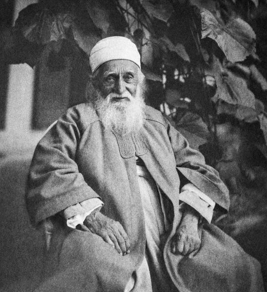 File:‘Abdu’l-Bahá portrait.jpg