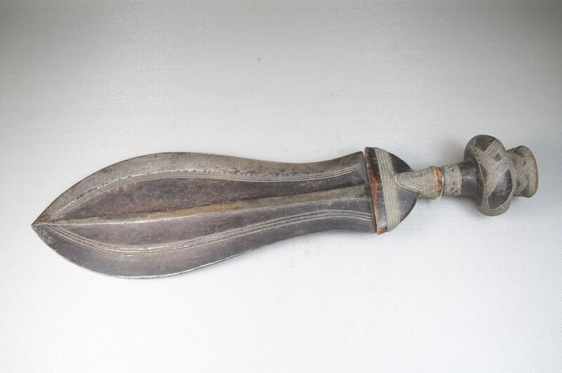 File:Brooklyn Museum 22.1521 Knife Ikul.jpg
