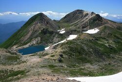 Mount Haku from Onanjimine 2011-07-17.jpg