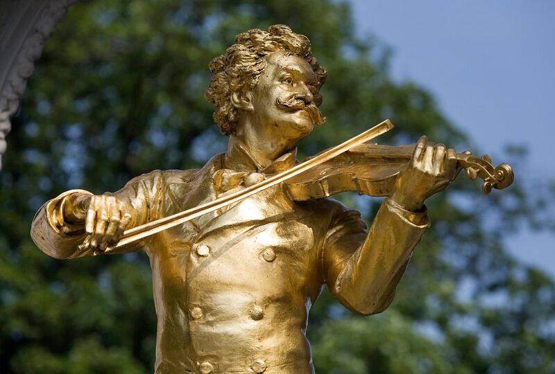 File:Vienna - Johann Strauss Monument in Stadt Park - 4572.jpg