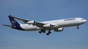 Frankfurt Airport Lufthansa Airbus A340-313 D-AIGY (DSC02566).jpg