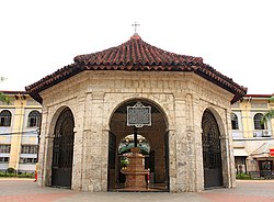 Magellan's Cross Cebu (cropped).jpg