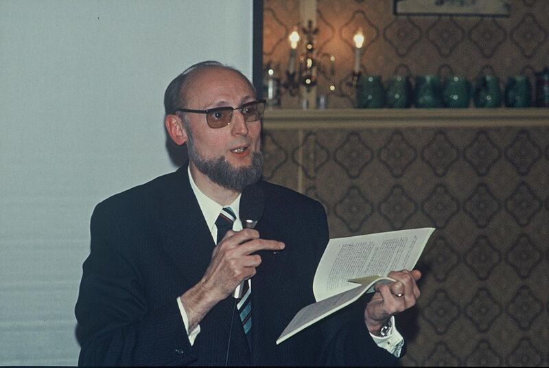 File:Manuel Halvelik 1975.JPG