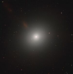 Messier105 - HST - Potw1901a.jpg
