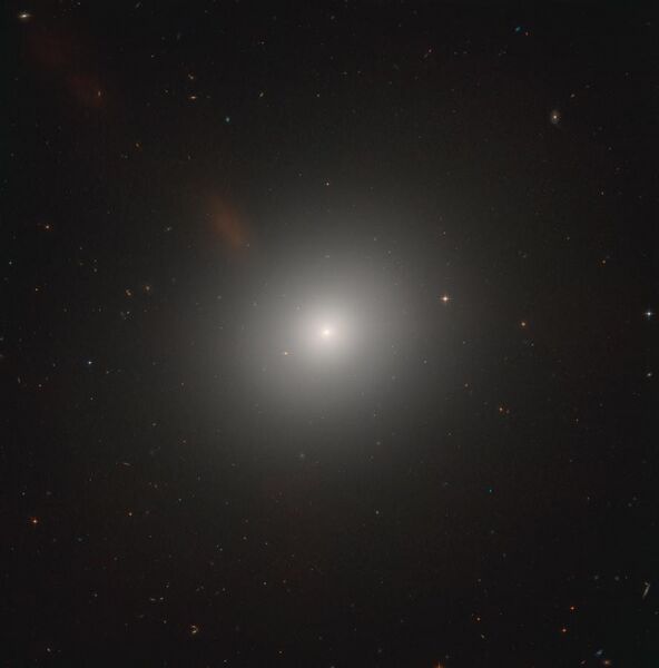 File:Messier105 - HST - Potw1901a.jpg