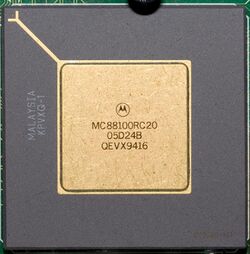 Motorola MC88100RC20 CPU overhead view.jpg