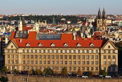Praha Právnická fakulta z Letné.jpg