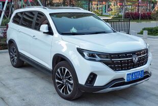 2019 Dongfeng Forthing T5L (front).jpg