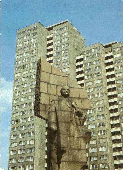File:Lenin-statue-in-Berlin.jpg