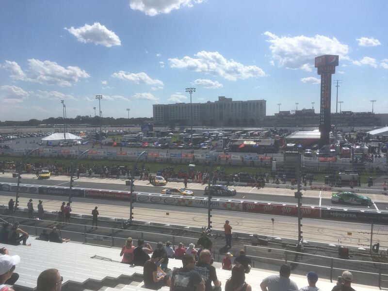 File:2017 AAA 400 Drive for Autism qualifying from frontstretch.jpg