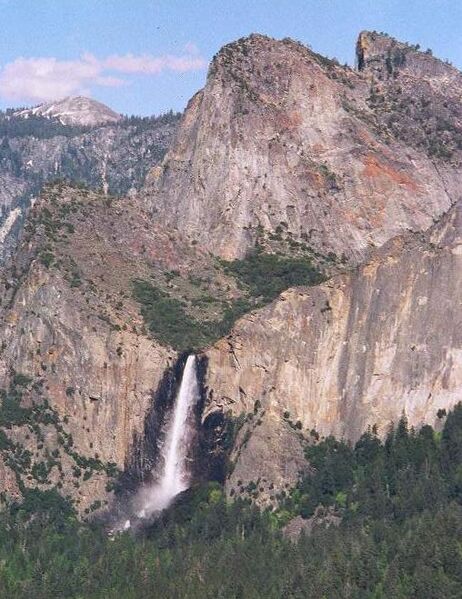 File:Closeup of Bridalveil Fall seen from Tunnel View in Yosemite NP.JPG