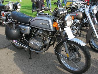 Honda CB 200T 1974 (14293591876).jpg