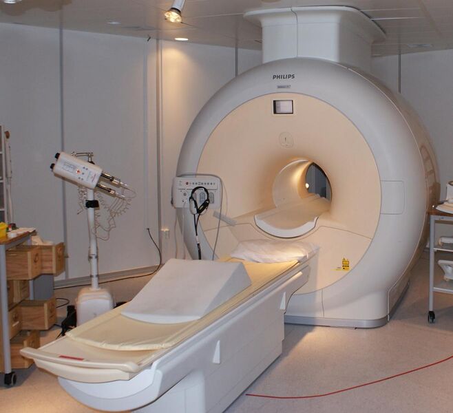 File:MRI-Philips.JPG