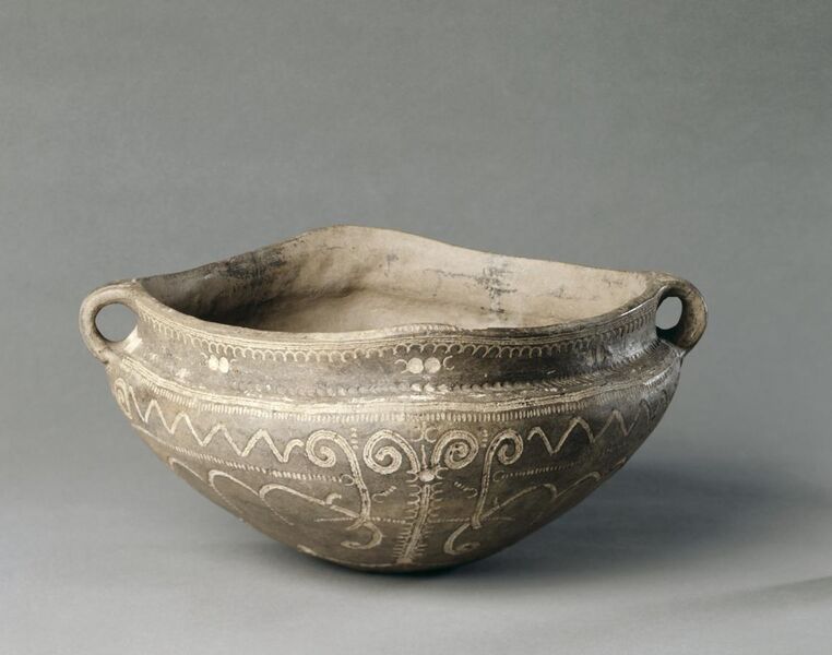 File:Romania, possibly Cirna, Middle Bronze Age - Large Bowl - 1993.229 - Cleveland Museum of Art.jpg