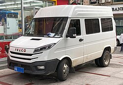 Iveco Turbo Daily CN facelift III Fuzhou 01 2023-10-19.jpg