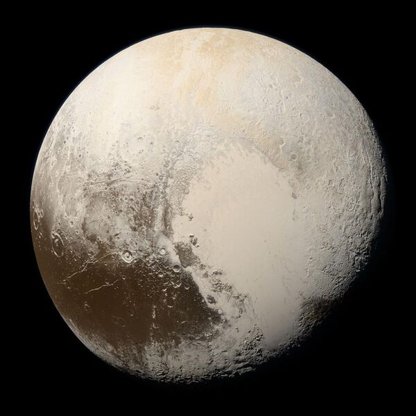 File:Pluto in True Color - High-Res.jpg