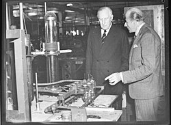 SLNSW 25196 Visit to AWA works by Governor General.jpg