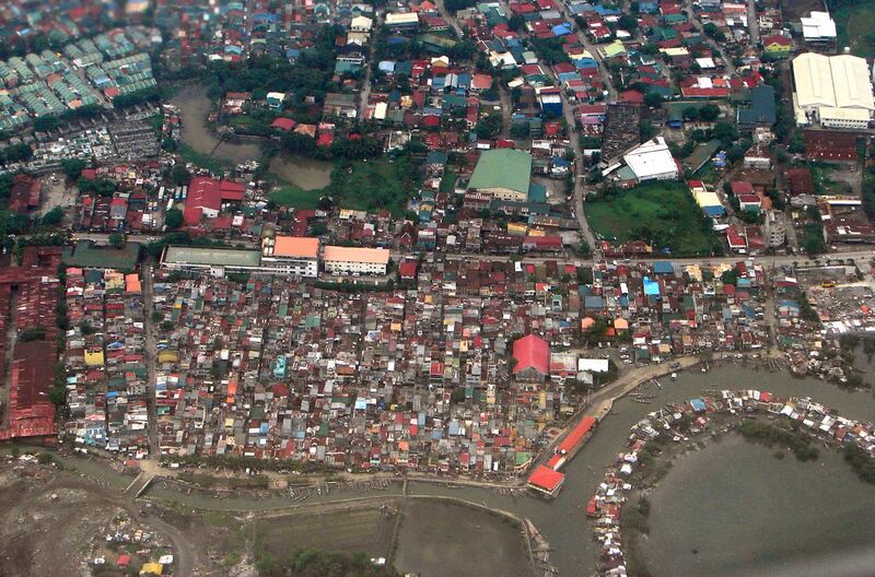 File:Las Piñas slum aerial.jpg