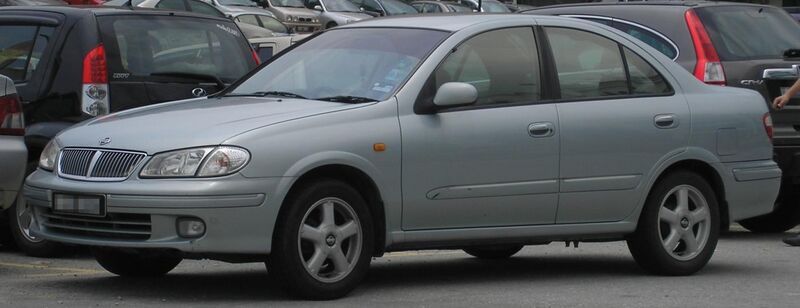 File:Nissan Sentra (N16) (first generation) (front), Serdang.jpg