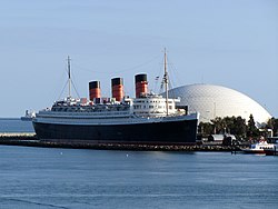 RMS Queen Mary Long Beach January 2011.jpg
