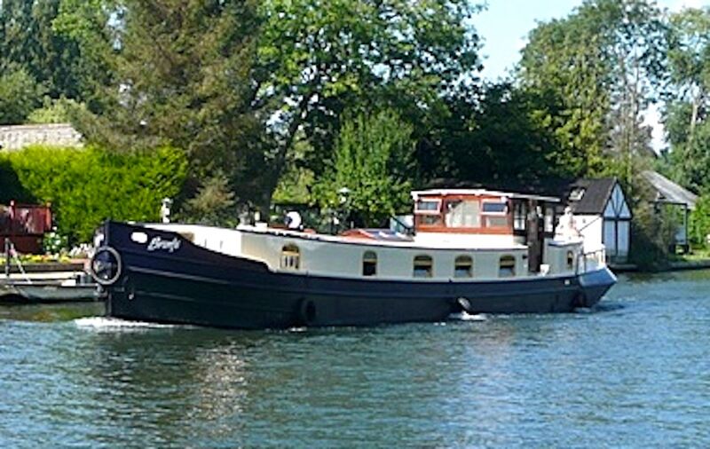 File:Dutch barge at Henley.jpg