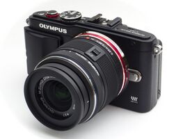 Olympus PEN E-PL6 black kit lens 2016-03-03.jpg