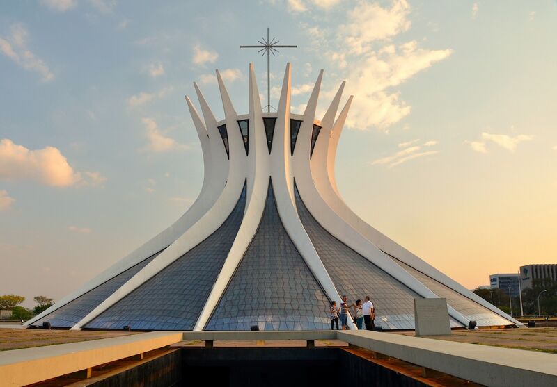 File:Catedral Metropolitana de Brasília 2.jpg