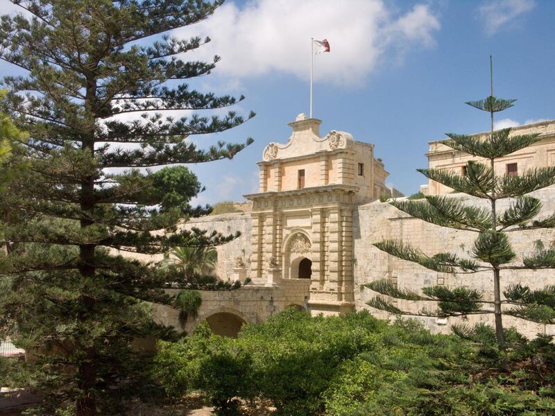File:Malta-Mdina-Gate.jpg