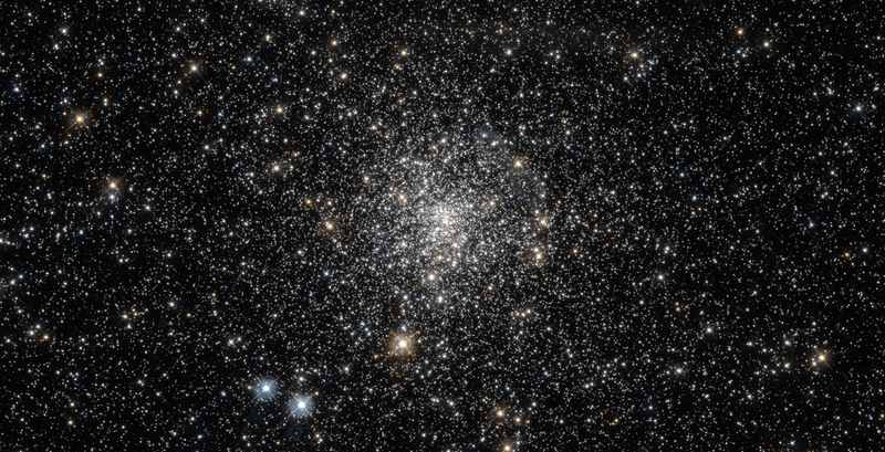 File:NGC 6453 hst 11628 R555B438.png