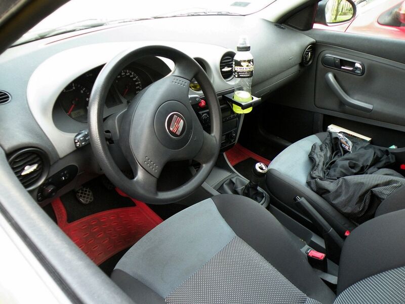 File:SEAT Ibiza Mk3 interior.JPG