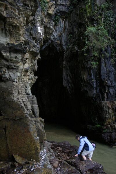 File:New Zealand Cathedral Caves 01.jpg