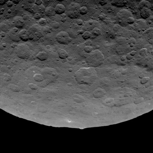 File:PIA19578-Ceres-DwarfPlanet-Dawn-2ndMappingOrbit-image10-20150614.jpg
