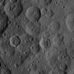 PIA19997-Ceres-DwarfPlanet-Dawn-3rdMapOrbit-HAMO-image54-20151001.jpg